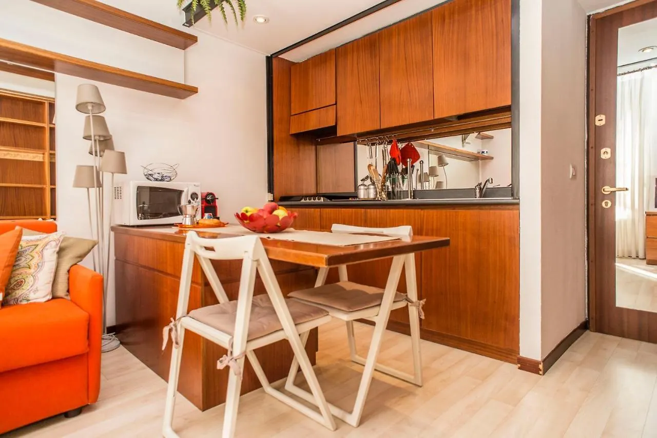 Apartment Living Milan - Via Fiori Chiari 26 Hotel